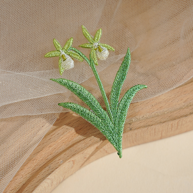 Sunflower ironing patch, hand-embroidered flowers, with adhesive backing, for repairing clothes and bags ~ Fresh Flower Series(1)