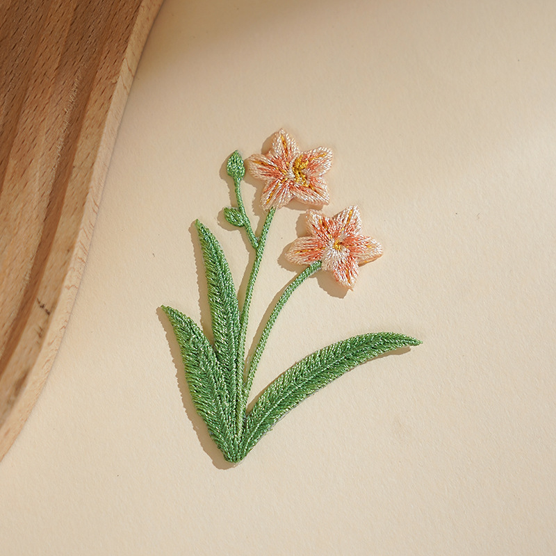 Sunflower ironing patch, hand-embroidered flowers, with adhesive backing, for repairing clothes and bags ~ Fresh Flower Series(1)