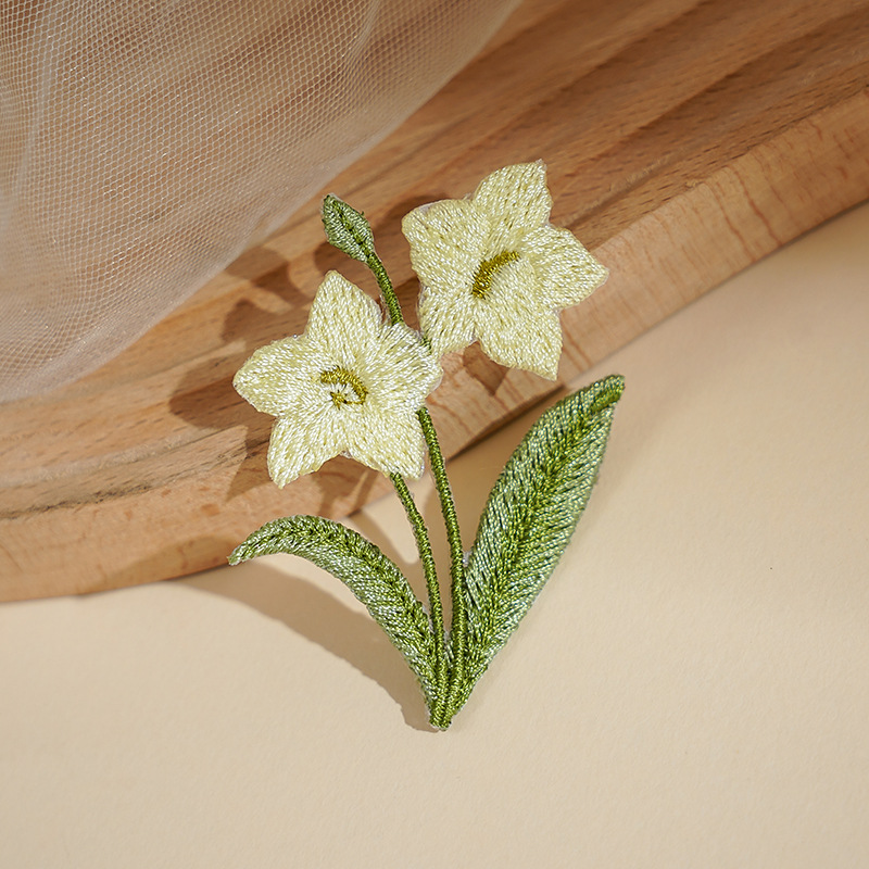 Sunflower ironing patch, hand-embroidered flowers, with adhesive backing, for repairing clothes and bags ~ Fresh Flower Series(1)