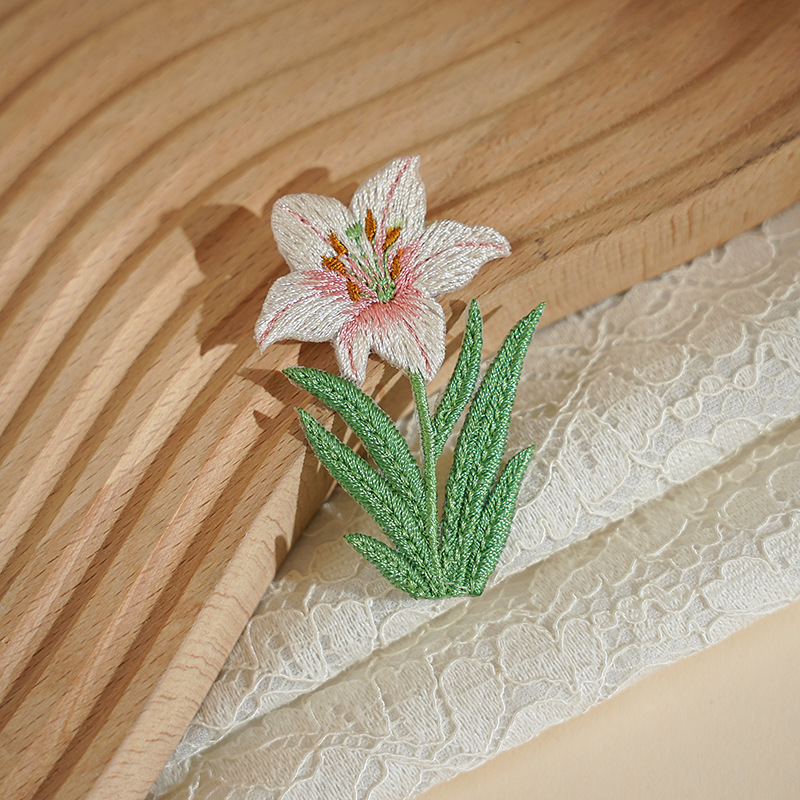 Sunflower ironing patch, hand-embroidered flowers, with adhesive backing, for repairing clothes and bags ~ Fresh Flower Series(2)