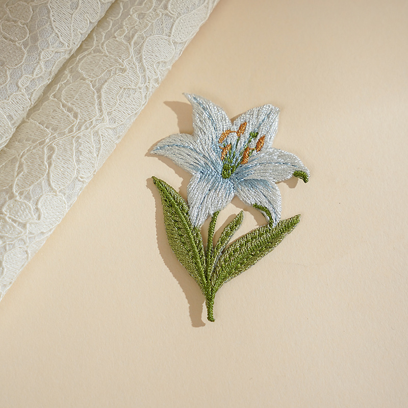 Sunflower ironing patch, hand-embroidered flowers, with adhesive backing, for repairing clothes and bags ~ Fresh Flower Series(2)