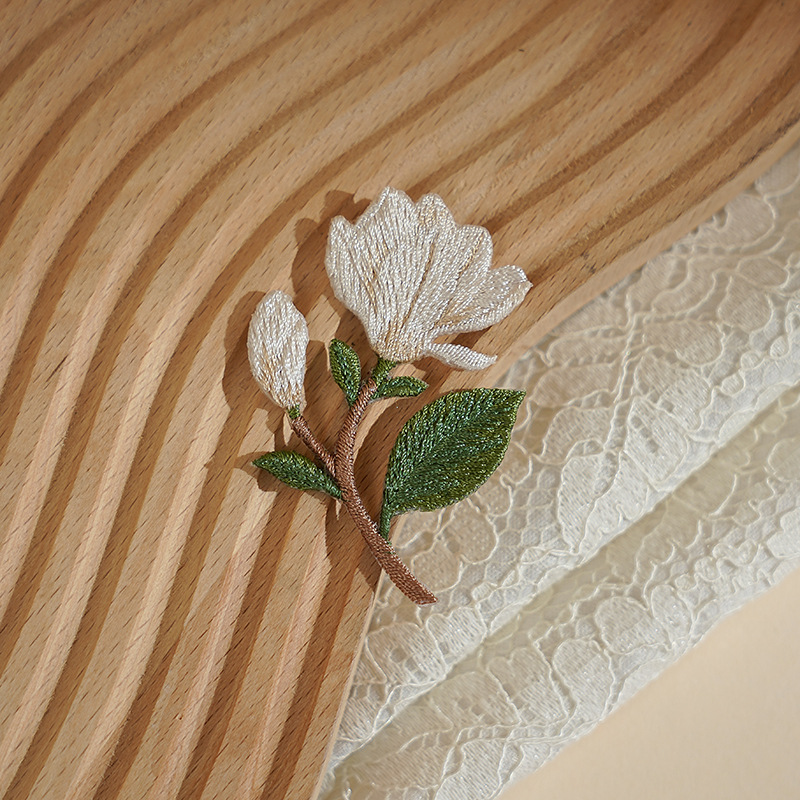 Sunflower ironing patch, hand-embroidered flowers, with adhesive backing, for repairing clothes and bags ~ Fresh Flower Series(2）