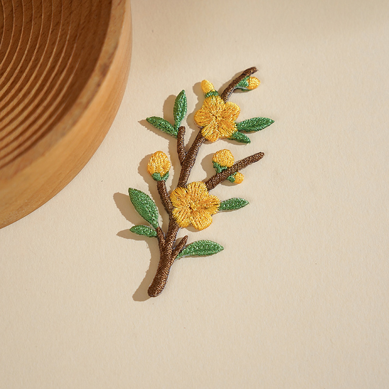 Sunflower ironing patch, hand-embroidered flowers, with adhesive backing, for repairing clothes and bags ~ Fresh Flower Series(2）