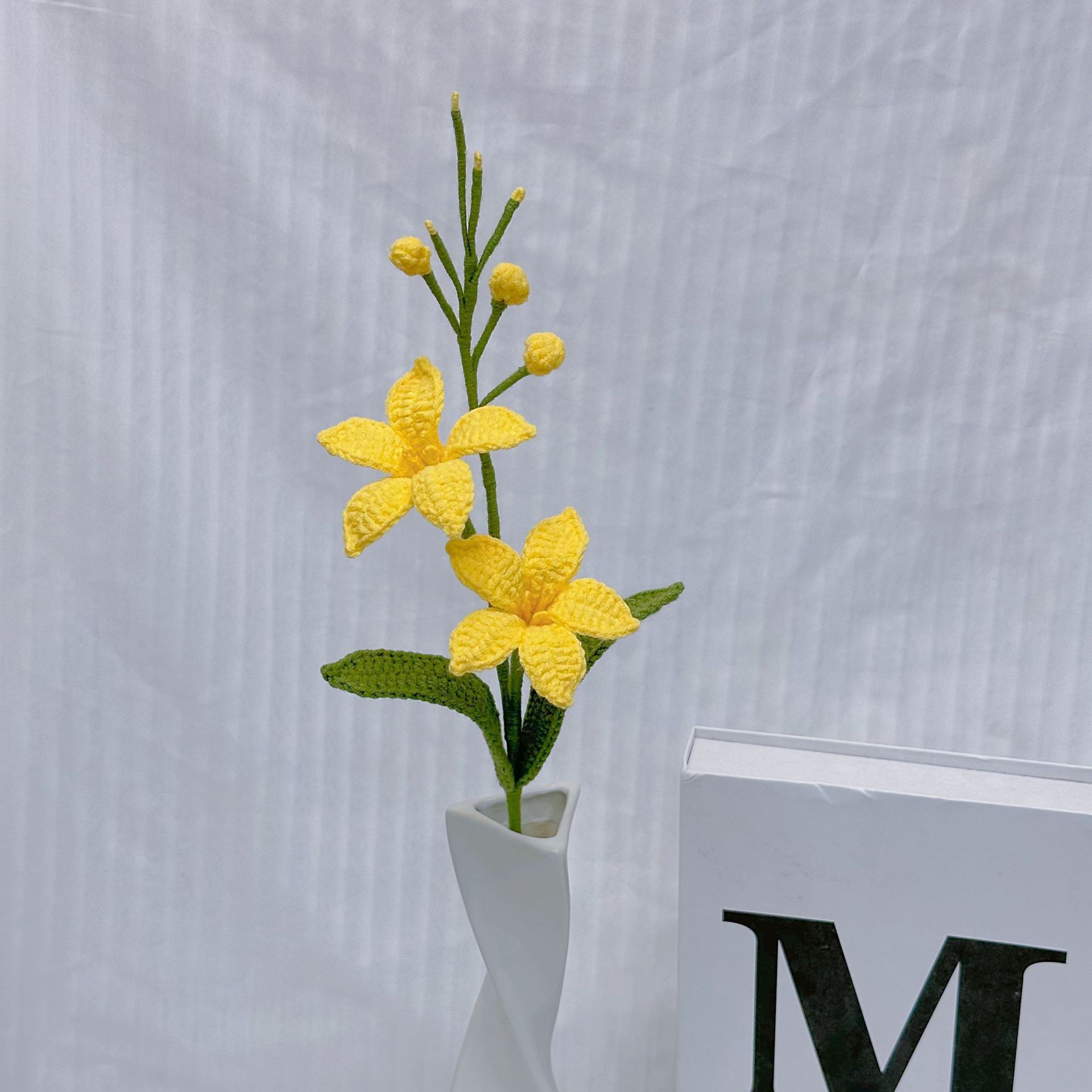 Handmade Crocheted Mars Orchid Flower Bouquet Luxury Artificial Floral Arrangement Home Decor Gift for Best Friends